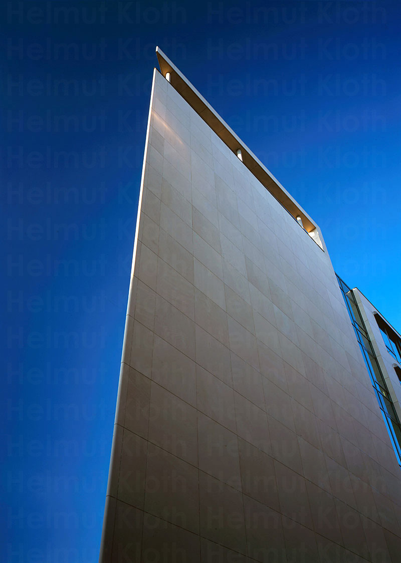 © Helmut Kloth: City Plaza (Stuttgart)