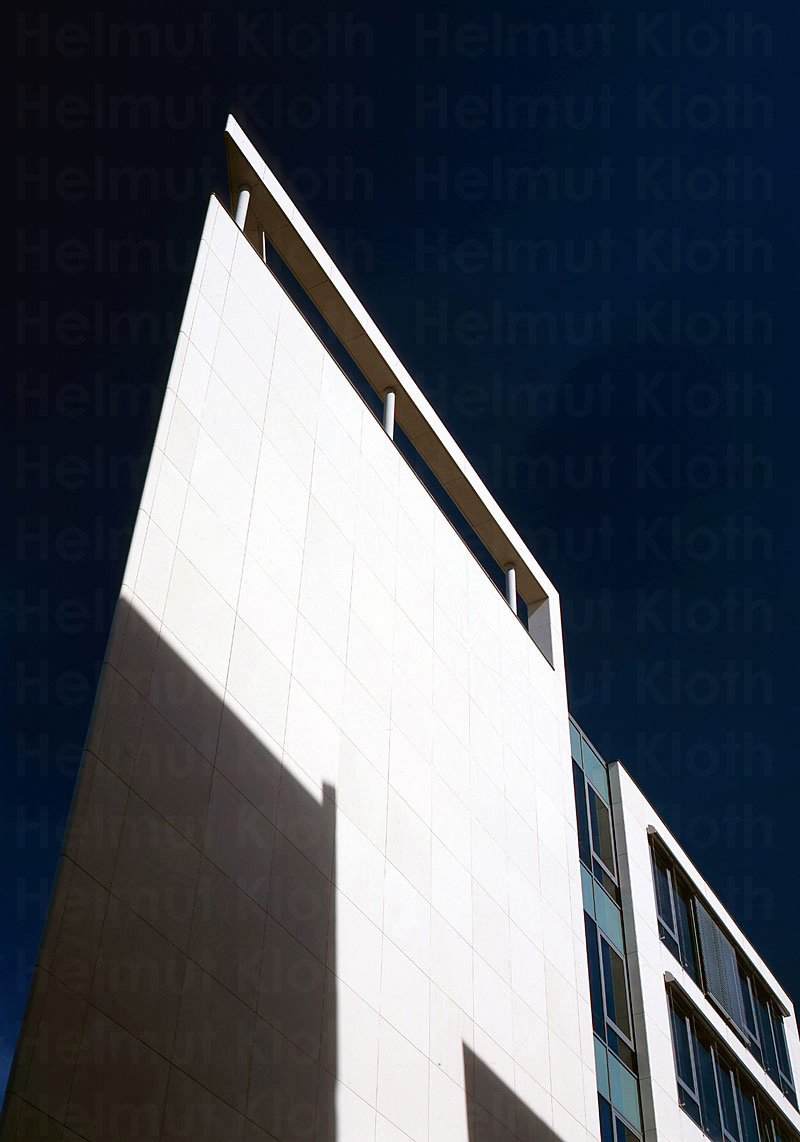 © Helmut Kloth: City Plaza (Stuttgart)