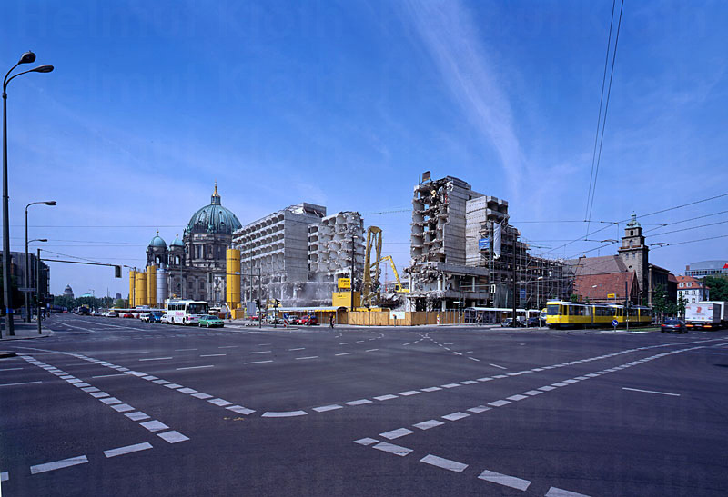 © Helmut Kloth: Abriß - Domaquaree Berlin