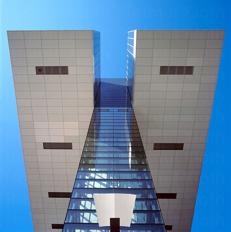 © Helmut Kloth: Rheinauhafen Südliches Kranhaus (Köln)