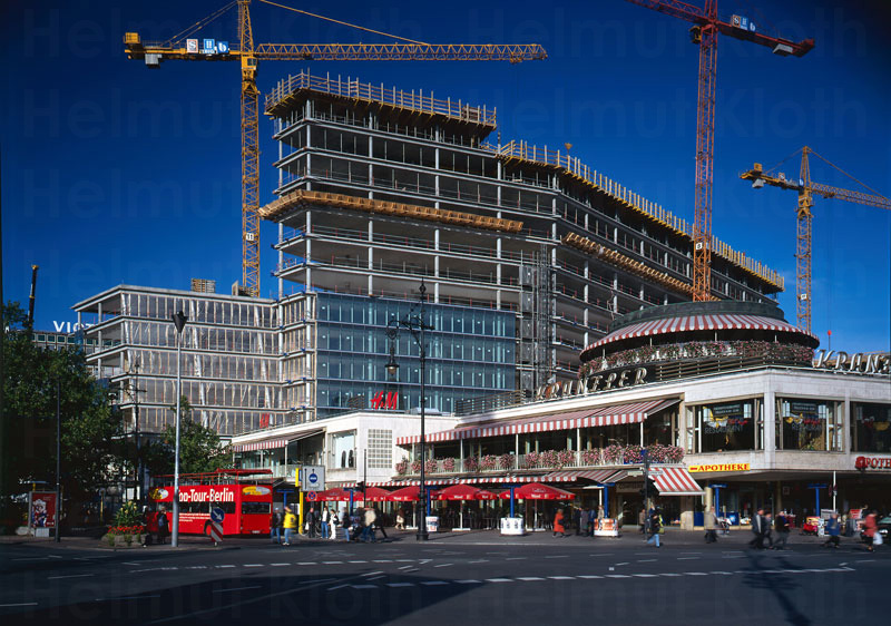 © Helmut Kloth: Neues Kranzler Eck (Berlin)